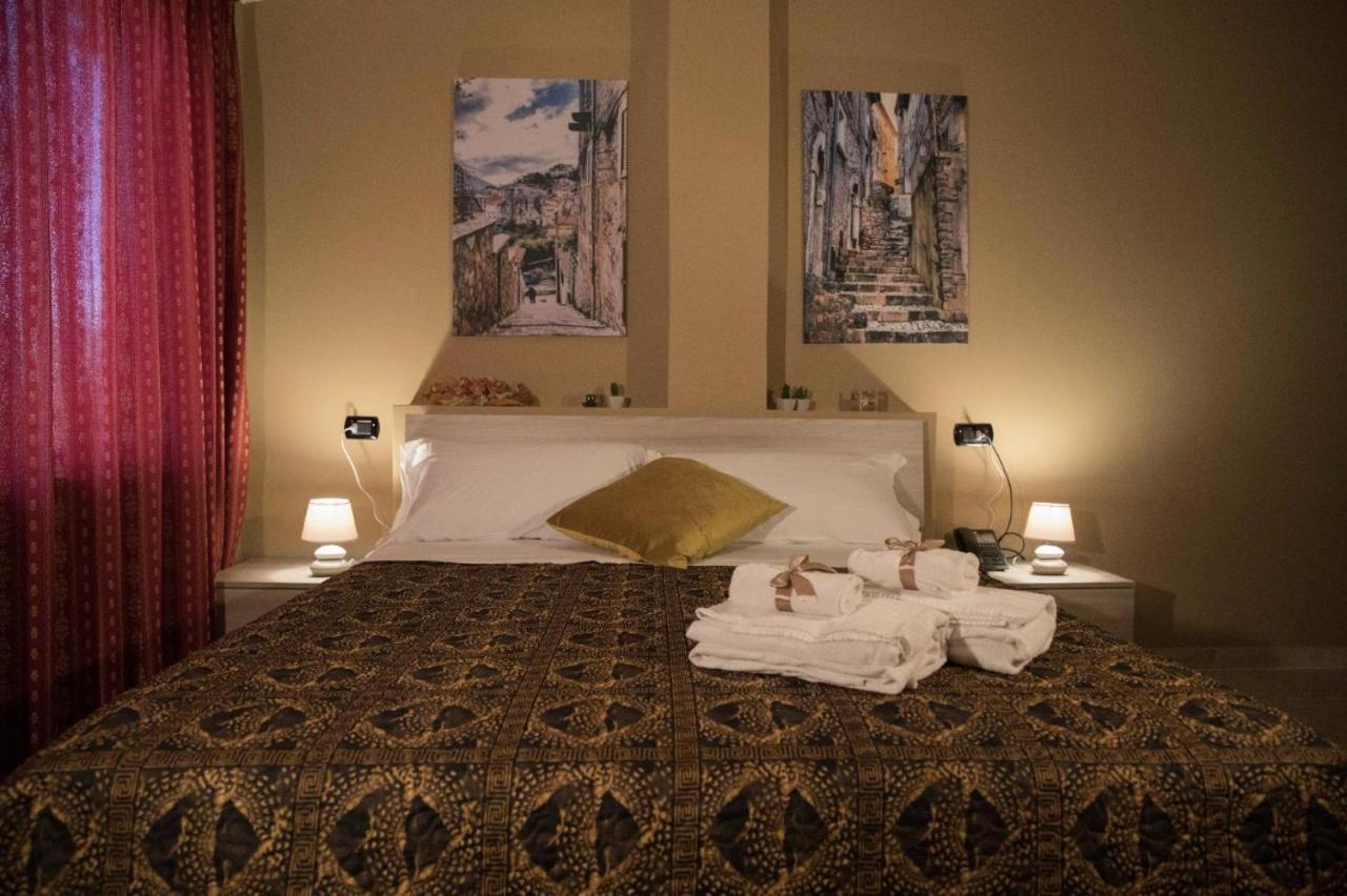 Отель Divino Bistrot E Relais Lenola Экстерьер фото