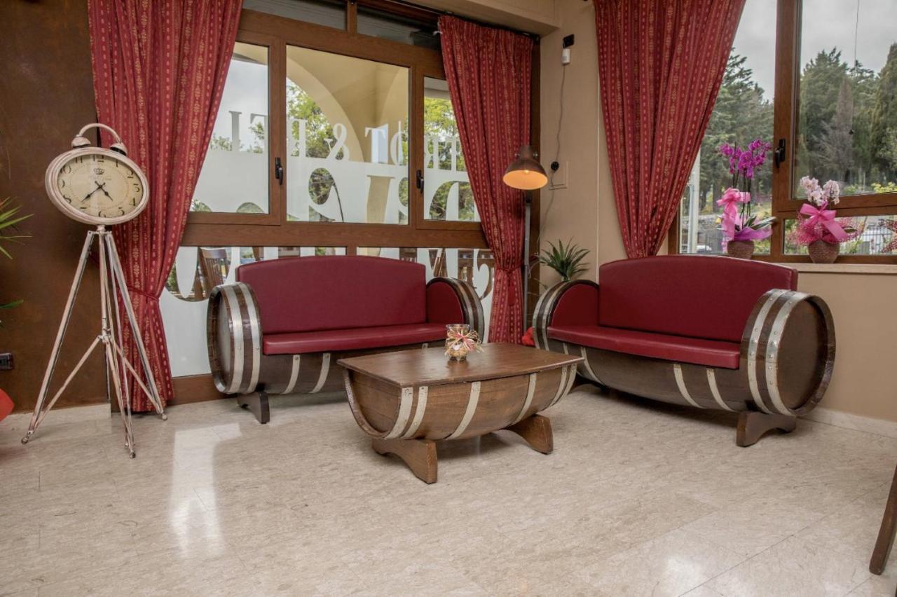 Отель Divino Bistrot E Relais Lenola Экстерьер фото