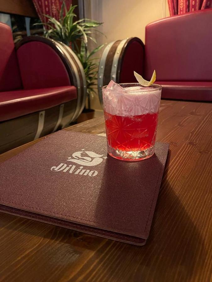 Отель Divino Bistrot E Relais Lenola Экстерьер фото