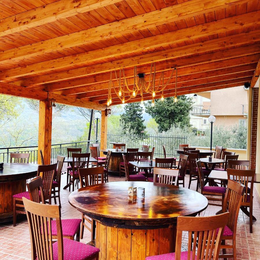 Отель Divino Bistrot E Relais Lenola Экстерьер фото